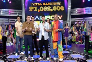 "Pamilya Sagrado" star Emilio Daez takes home P1M jackpot prize on "Rainbow Rumble"