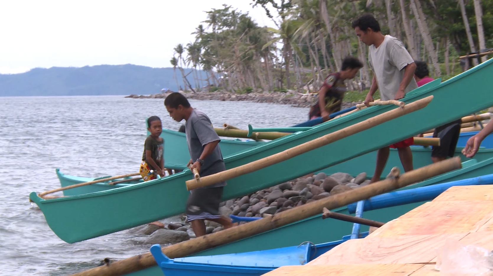 Noli donates boat to Odette survivors in Leyte in "KBYN: Kaagapay Ng Bayan"