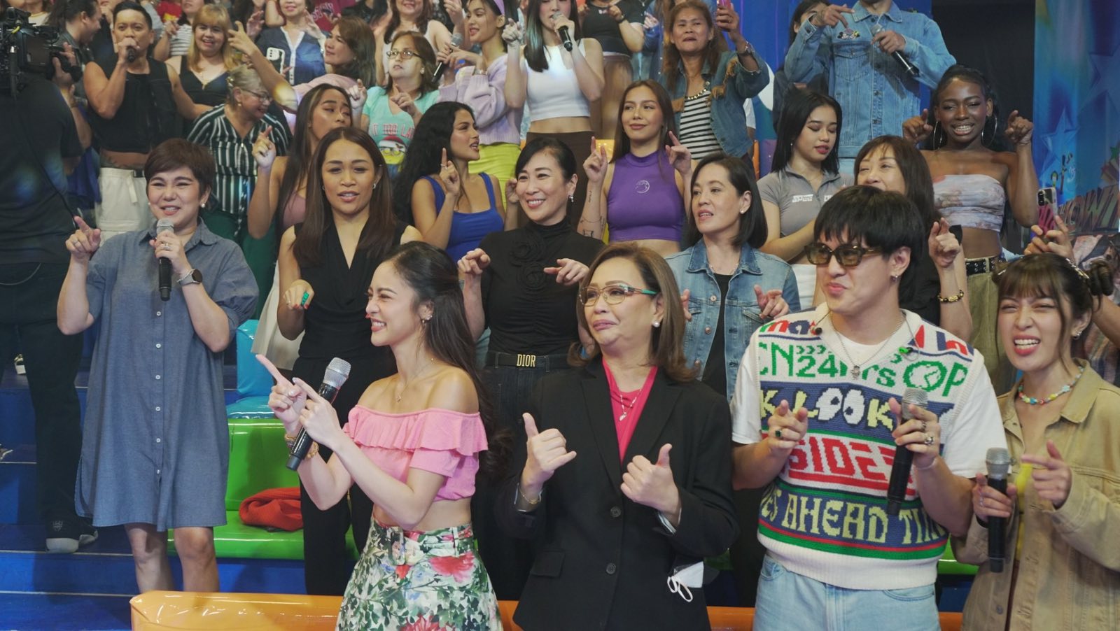 ABS CBN and GMA executives on It's Showtime (1)