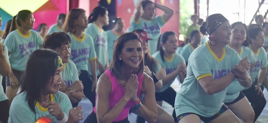 Nanguna si Sports U anchor Dyan Castillejo sa pa zumba para sa mga taga Sto  Rosario Silangan sa Pateros_2