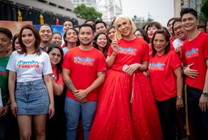 ABS-CBN pays tribute to enduring love of family in 2019 Christmas station ID