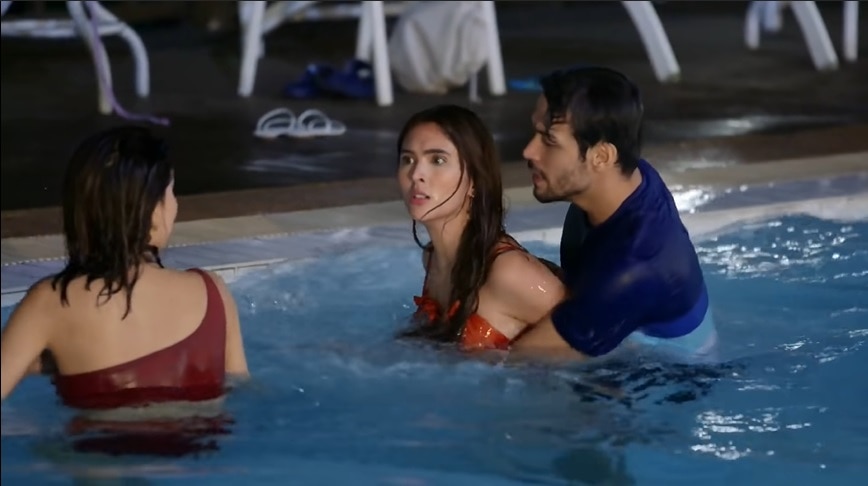 Lena (Erich) and Rachel (Sofia) fight in the pool over Miguel (Kit) (5)