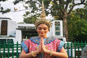 Bangkok's rich culture and majestic fair shine on "Pia's Postcards"