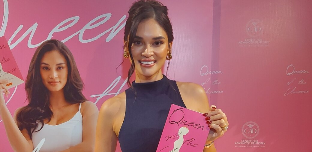 Pia Wurtzbach-Jauncey With Queen Of The Universe Novel