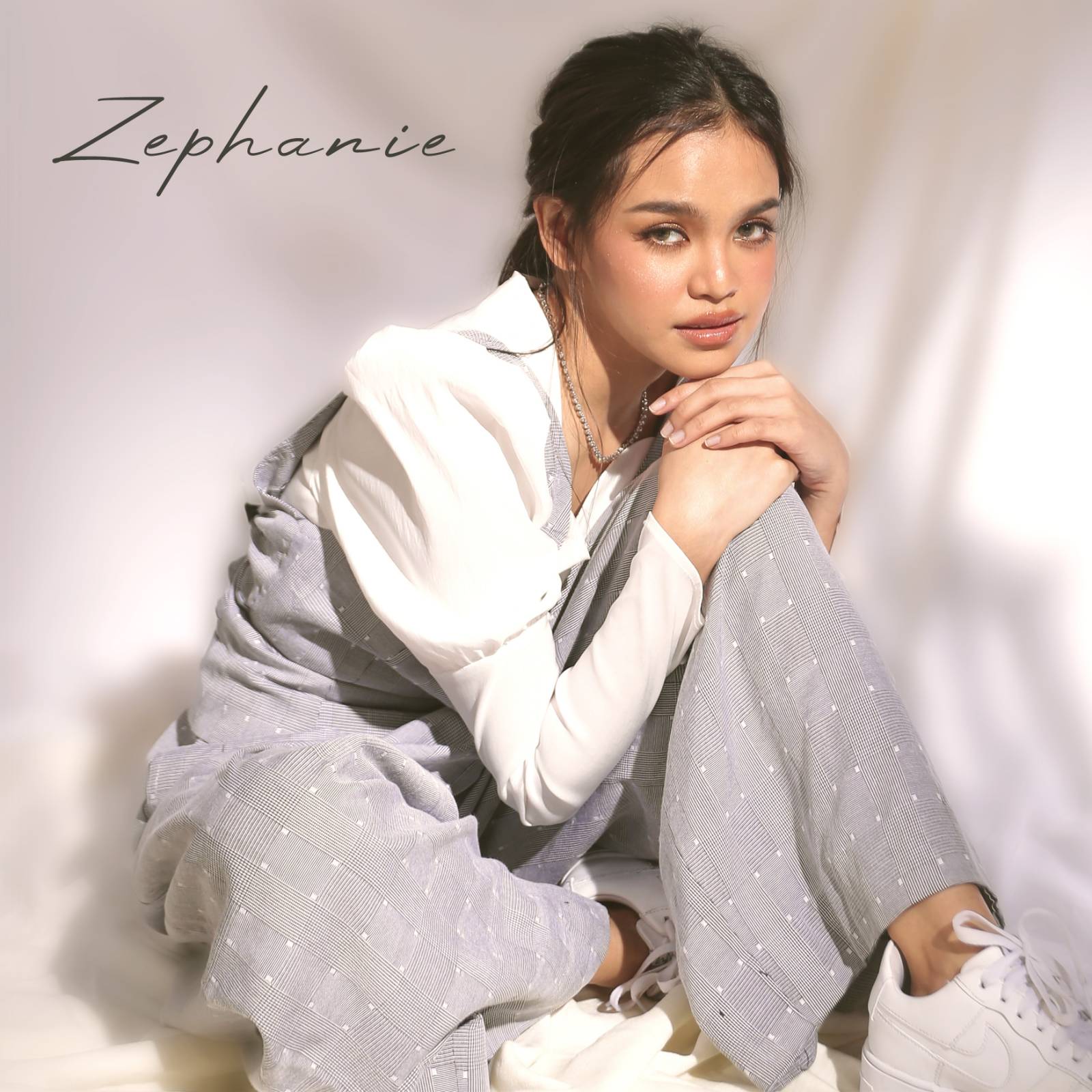 Zephanie (2)