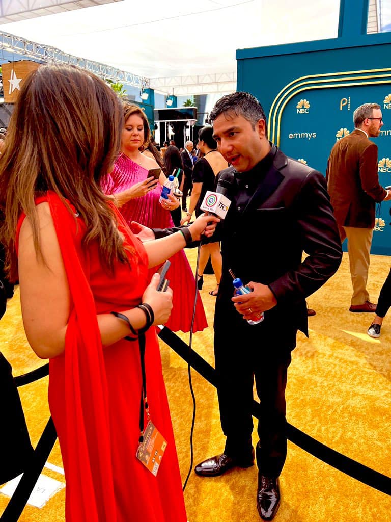 Yong interviewing Ted Lasso actor Nick Mohammed at the 2022 Primetime Emmys